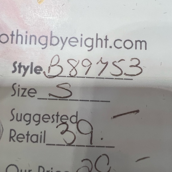 Beautiful new blouse with tags - Picture 4 of 5